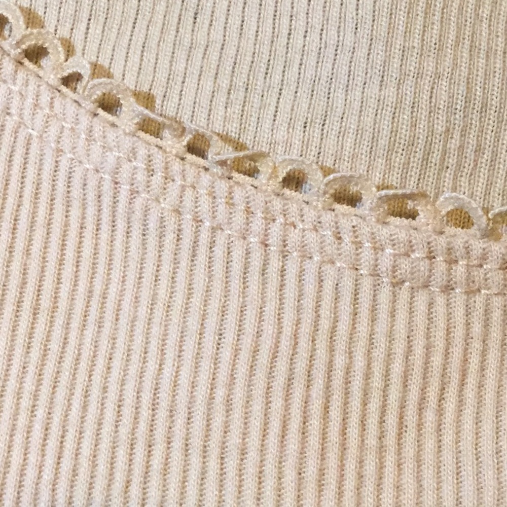 Crop top - Picture 2 of 2